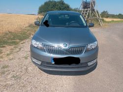 Grau Gebraucht 2013 Skoda Rapid Ambition Limousine | 8.399 € (Fairer Preis)
