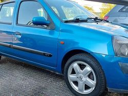 Blau Gebraucht 2003 Renault Clio II Kleinwagen | 1.999 € (Fairer Preis)