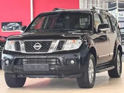 Black (metallic) Gebraucht 2015 Nissan Pathfinder Executive SUV | 18.850 € (Superpreis)