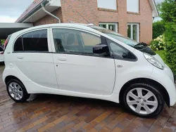 Weiß Gebraucht 2012 Peugeot iON Kleinwagen | 3.744 € (Fairer Preis)
