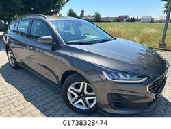 Grau Gebraucht 2022 Ford Focus Cool & Connect Kombi | 15.990 € (Guter Preis)