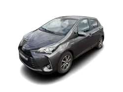 Grau Gebraucht 2019 Toyota Yaris Hybrid Club Limousine | 20.288 € (Teuer)