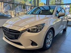 Weiß Gebraucht 2017 Mazda 2 Prime-Line | 8.895 € (Fairer Preis)