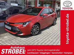 Karminarot metallic Gebraucht 2020 Toyota Corolla Team Limousine | 18.290 € (Superpreis)