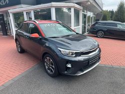 Grau Gebraucht 2019 Kia Stonic DREAM-TEAM Edition SUV | 14.490 € (Fairer Preis)