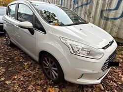 Weiß Gebraucht 2015 Ford B-MAX Titanium Van / Kleinbus | 6.999 € (Fairer Preis)