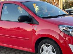 Rot Gebraucht 2011 Renault Twingo Kleinwagen | 2.999 € (Fairer Preis)