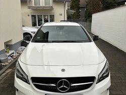 Weiß Gebraucht 2018 Mercedes CLA200 Kombi | 16.900 €