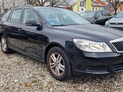 Schwarz Gebraucht 2011 Skoda Octavia Kombi | 3.499 € (Guter Preis)