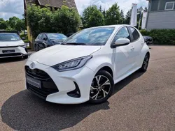 Weiß Neu 2025 Toyota Yaris Hybrid Comfort Kleinwagen | 23.990 € (Guter Preis)