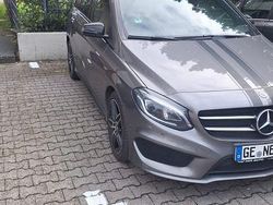 Grau Gebraucht 2017 Mercedes B180 AMG line Van / Kleinbus | 12.000 € (Superpreis)