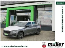 Grau (graphitegrau metallic) Neu 2025 Skoda Scala Tour Kleinwagen | 30.709 €