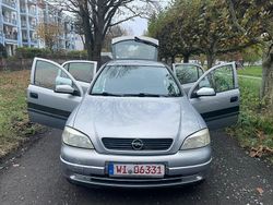 Silber Gebraucht 2002 Opel Astra Limousine | 2.100 €