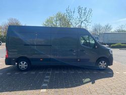 Grau Gebraucht 2022 Renault Master Limousine | 25.000 € (Guter Preis)