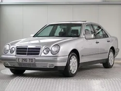 Silber Gebraucht 1998 Mercedes E290 Elegance Limousine | 22.950 €