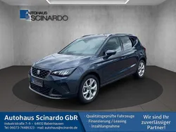 Grau Gebraucht 2024 Seat Arona FR SUV | 18.480 € (Fairer Preis)