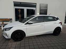 Weiß Gebraucht 2021 Hyundai i20 Select Limousine | 14.990 € (Fairer Preis)
