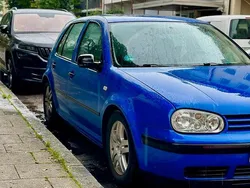 Blau Gebraucht 1998 VW Golf IV Kleinwagen | 850 € (Fairer Preis)