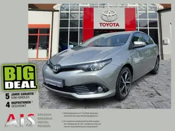 New medium silver/ grey Gebraucht 2018 Toyota Auris Team Limousine | 15.230 € (Fairer Preis)