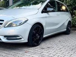 Silber Gebraucht 2013 Mercedes B200 Van / Kleinbus | 14.000 € (Teuer)
