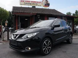 Schwarz Gebraucht 2015 Nissan Qashqai Tekna SUV | 10.790 € (Fairer Preis)
