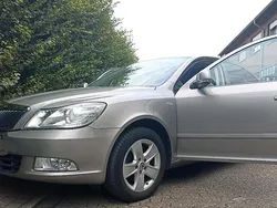 Beige Gebraucht 2012 Skoda Octavia Limousine | 5.999 € (Superpreis)