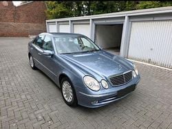 Blau Gebraucht 2006 Mercedes E320 Avantgarde Limousine | 3.450 € (Superpreis)