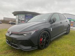 Grau Neu 2025 VW Golf VIII GTI Clubsport Limousine | 38.999 €