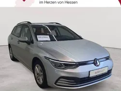 Reflexsilber metallic Gebraucht 2021 VW Golf VIII Life Kombi | 19.590 € (Superpreis)