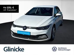 Weiß Gebraucht 2024 VW Golf VIII Style Limousine | 25.440 € (Guter Preis)
