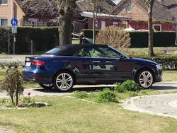 Blau Gebraucht 2018 Audi A3 Cabriolet Ambiente Cabrio | 17.500 € (Etwas zu teuer)