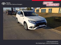 Weiß Gebraucht 2021 Mitsubishi Outlander P-HEV SUV | 22.490 € (Superpreis)