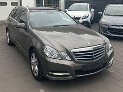 Grau Gebraucht 2011 Mercedes E200 Kombi | 5.600 € (Fairer Preis)