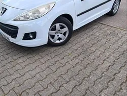 Weiß Gebraucht 2010 Peugeot 207 Coupé | 2.800 € (Fairer Preis)