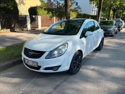 Weiß Gebraucht 2009 Opel Corsa Limousine | 2.800 € (Guter Preis)