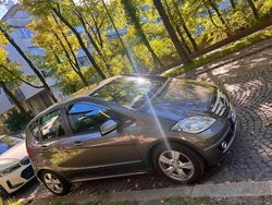 Grau Gebraucht 2009 Mercedes A180 Kleinwagen | 3.000 € (Fairer Preis)