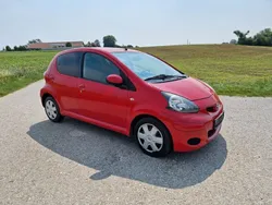 Rot Gebraucht 2011 Toyota Aygo Edition Kleinwagen | 2.699 € (Guter Preis)