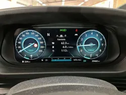 Grau Gebraucht 2021 Hyundai Bayon Intro Edition SUV | 19.000 € (Fairer Preis)