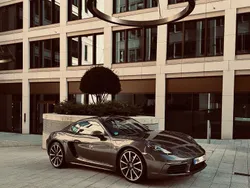 Grau Gebraucht 2018 Porsche 718 Cayman Coupé | 59.999 € (Fairer Preis)