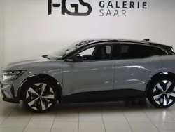 Grau Gebraucht 2022 Renault Mégane Techno Limousine | 33.490 € (Teuer)