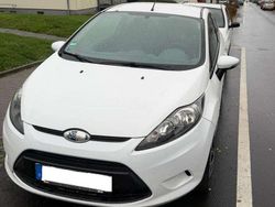 Weiß Gebraucht 2011 Ford Fiesta Ambiente Limousine | 2.500 € (Fairer Preis)