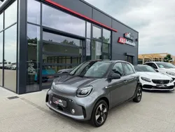 Grau Gebraucht 2022 Smart ForFour Electric Drive Limousine | 9.990 € (Fairer Preis)