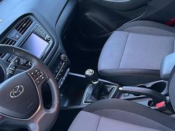 Blau Gebraucht 2016 Hyundai i20 Active Kleinwagen | 10.499 € (Etwas zu teuer)