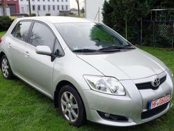 Silber Gebraucht 2009 Toyota Auris Limousine | 4.400 € (Guter Preis)