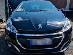 Schwarz Gebraucht 2017 Peugeot 208 Kleinwagen | 5.999 € (Etwas zu teuer)