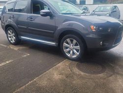Grau Gebraucht 2011 Mitsubishi Outlander SUV | 10.499 €