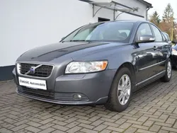 Grau Gebraucht 2009 Volvo S40 Momentum Limousine | 1.990 € (Superpreis)