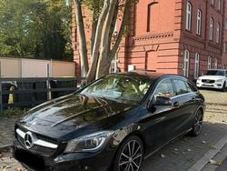 Schwarz Gebraucht 2016 Mercedes CLA200 Kombi | 15.300 €