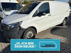 Weiß Gebraucht 2023 Mercedes Vito Van / Kleinbus | 17.838 €