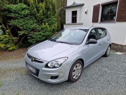 Grau Gebraucht 2009 Hyundai i30 Kleinwagen | 4.950 € (Etwas zu teuer)